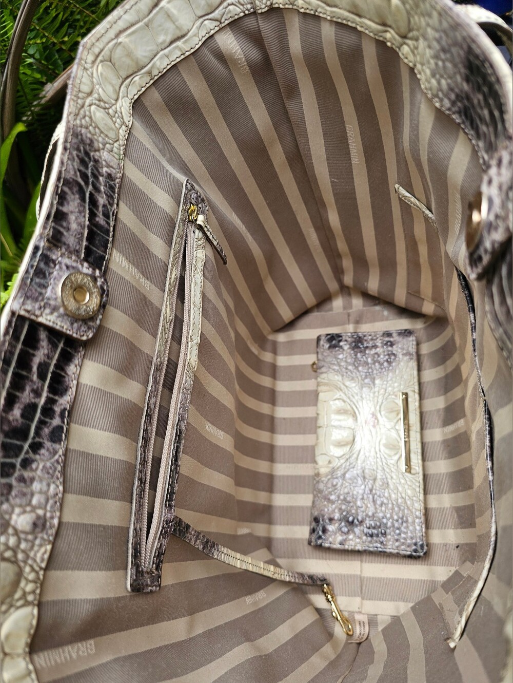 Brahmin Veranda Melbourne Jayden Tote & Ady Wallet Set - Picture 4 of 12